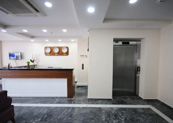 Grand Hekimoglu إزمير